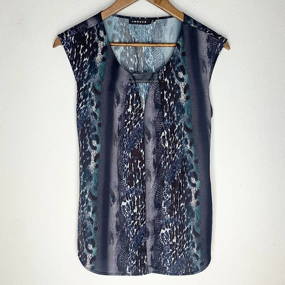 Trouvé Spliced Leopard Print Keyhole Woven Top - Picture 4 of 10